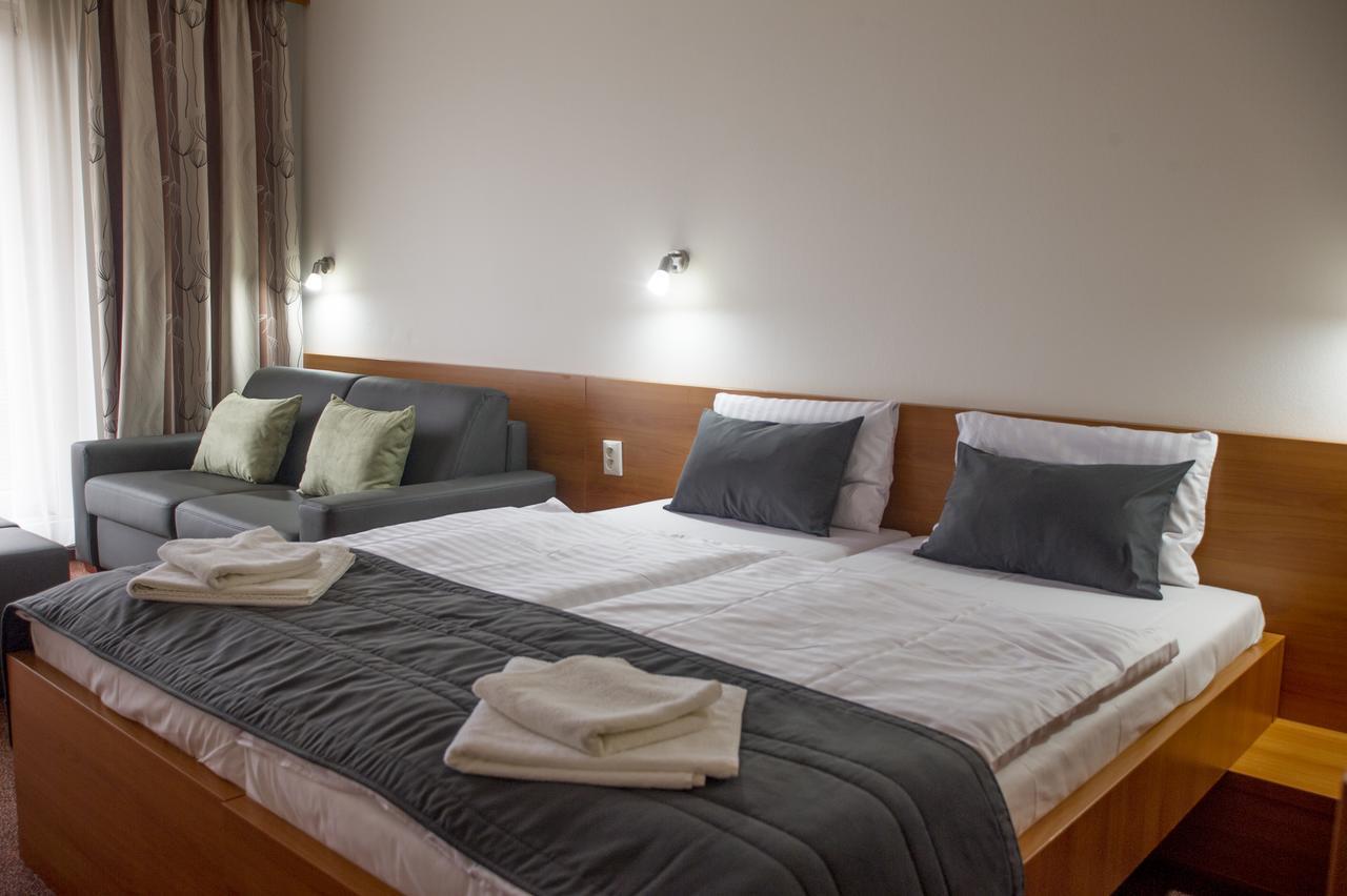 Wellness Hotel Thermal Štúrovo Dış mekan fotoğraf