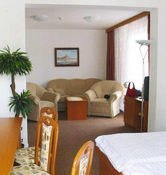 Wellness Hotel Thermal Štúrovo Dış mekan fotoğraf