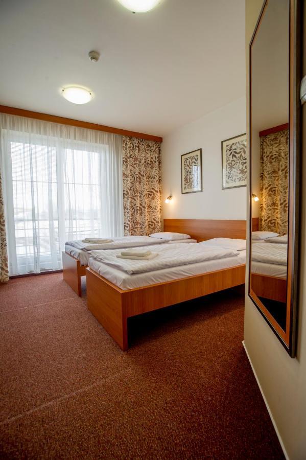 Wellness Hotel Thermal Štúrovo Dış mekan fotoğraf