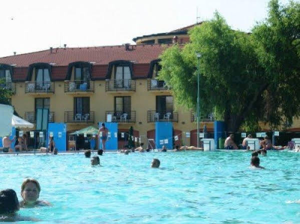 Wellness Hotel Thermal Štúrovo Dış mekan fotoğraf